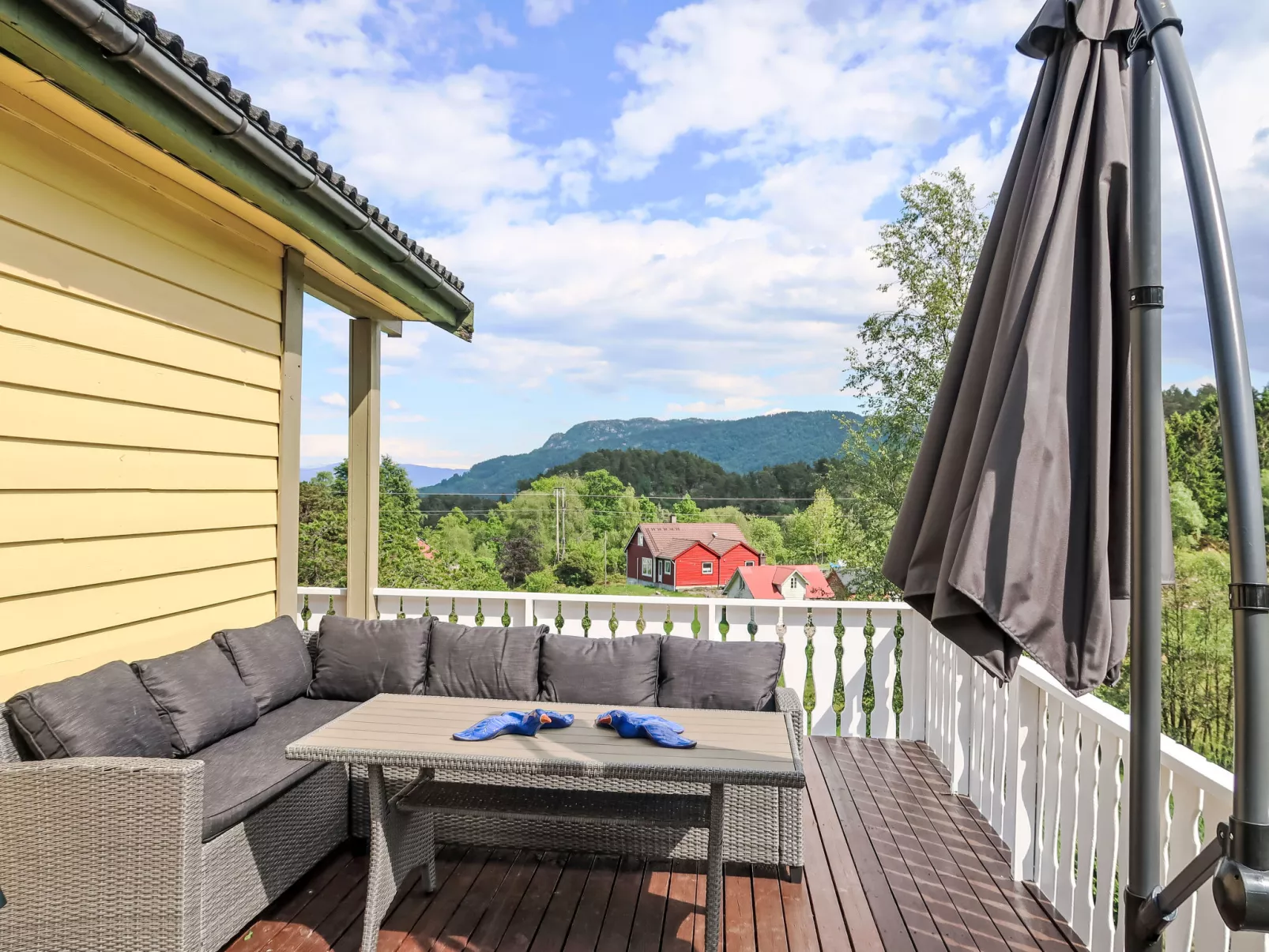 Gule huset-Outside