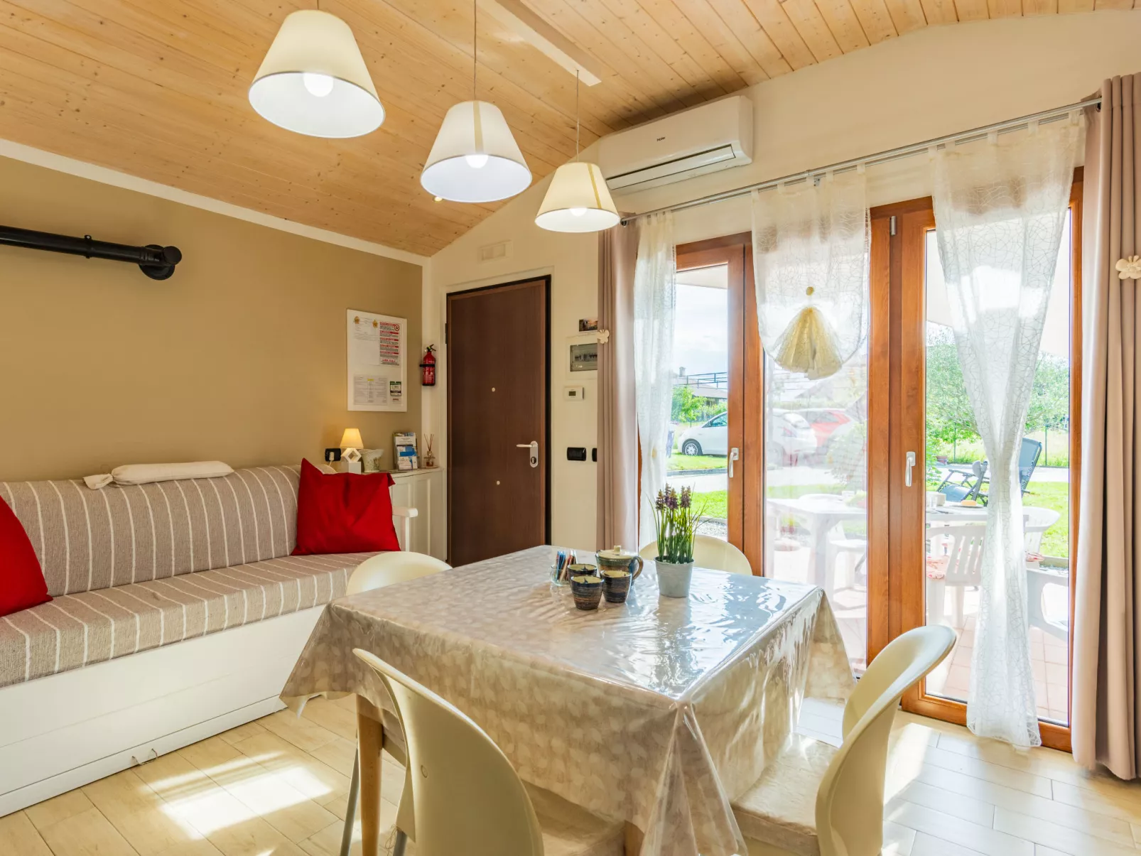 Ghema Holiday House-Inside