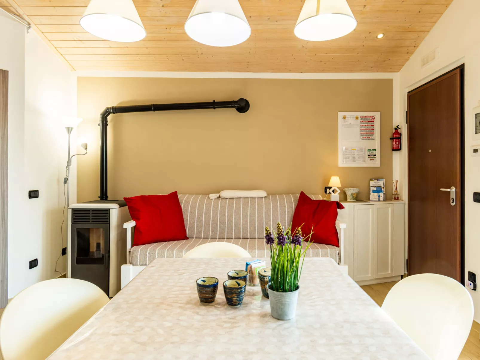 Ghema Holiday House-Inside