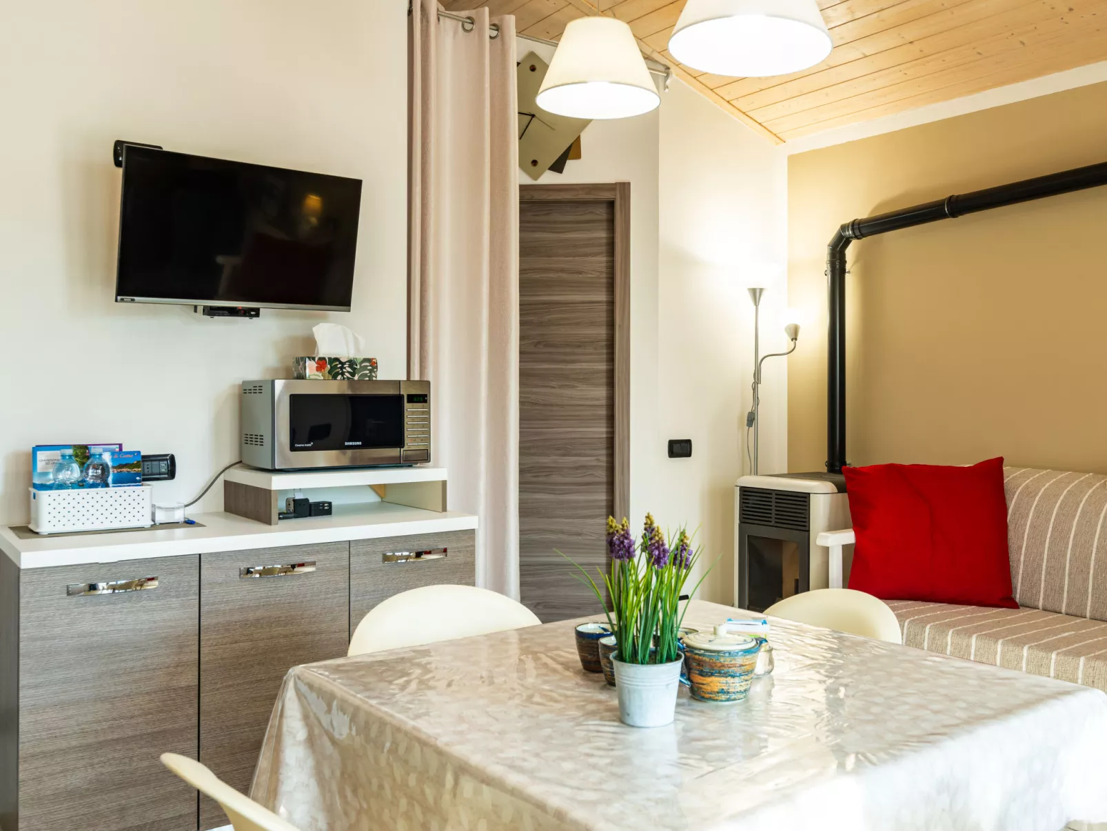 Ghema Holiday House-Inside