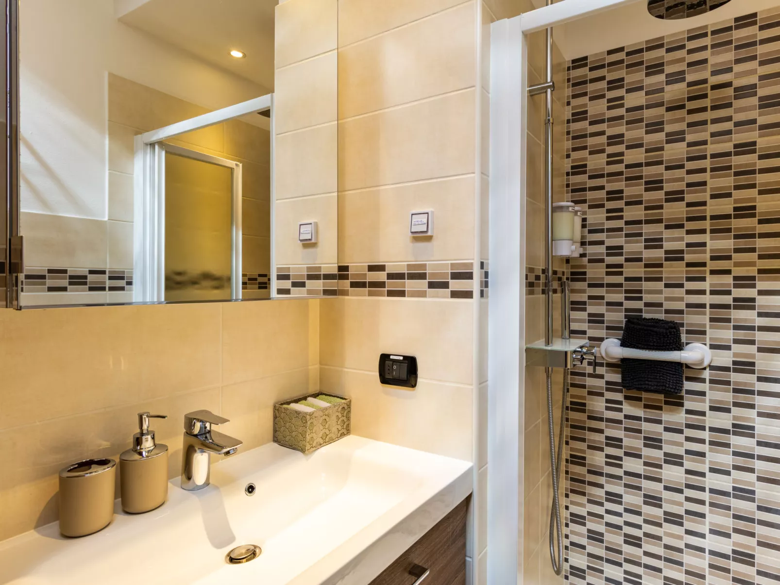 Ghema Holiday House-Inside