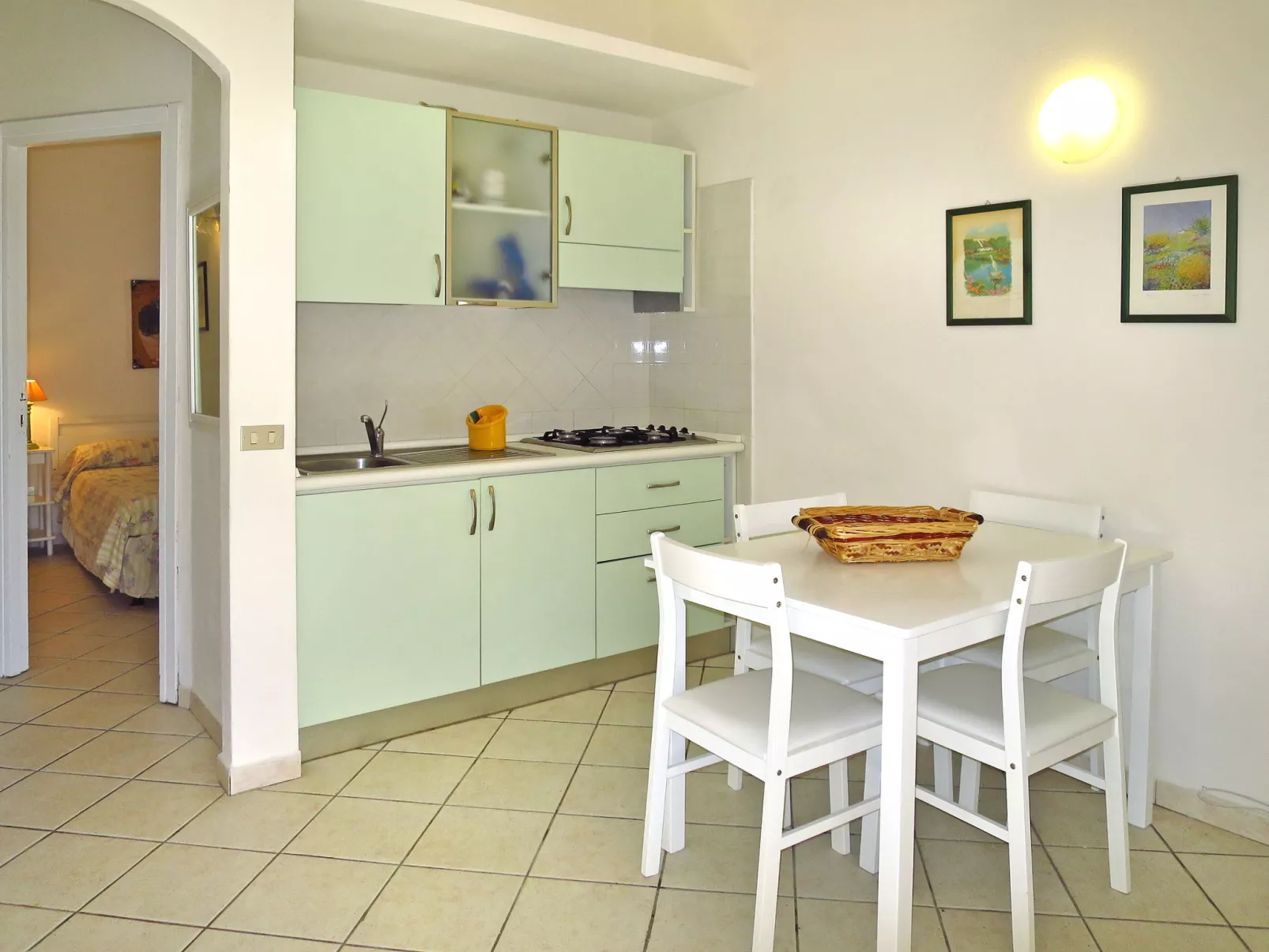 Mediterranea (CNI181)-Inside
