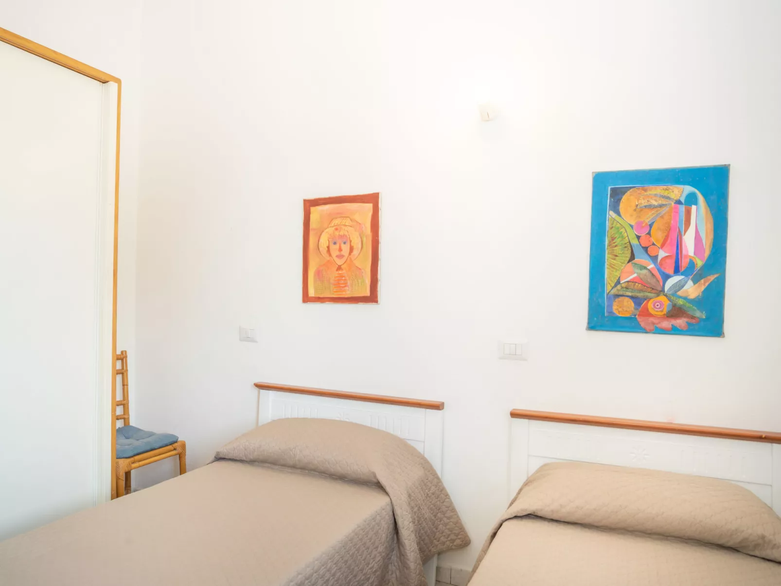 Mediterranea (CNI181)-Inside