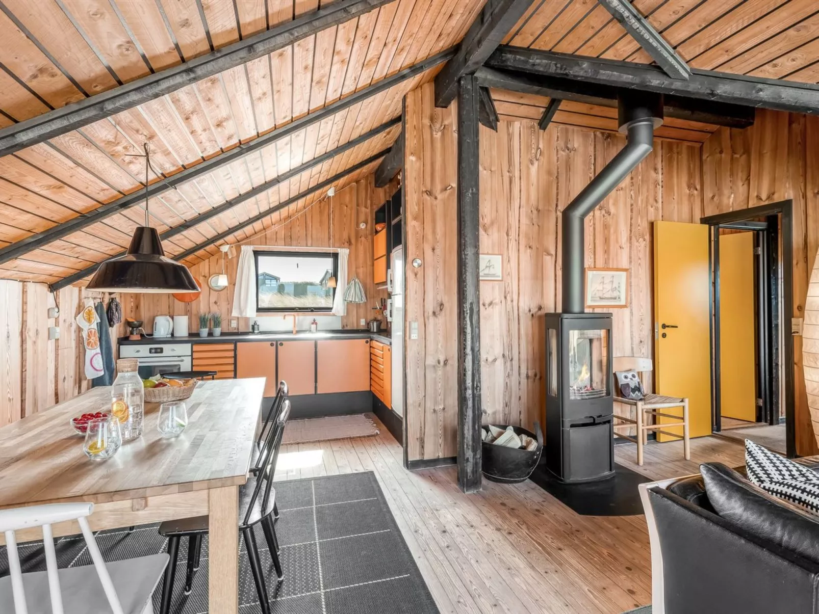 "Thorfin" - 100m from the sea-Inside