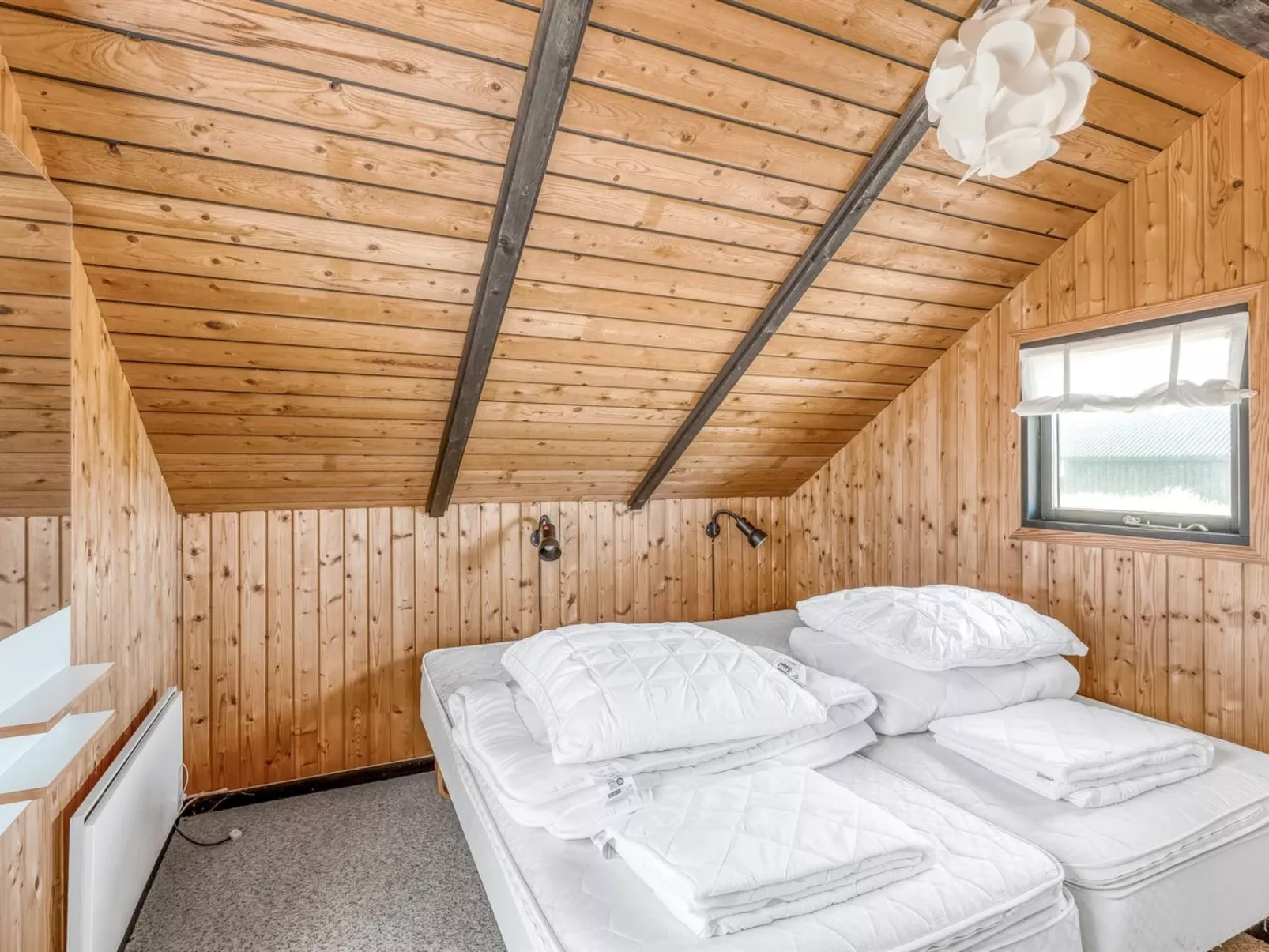 "Thorfin" - 100m from the sea-Inside