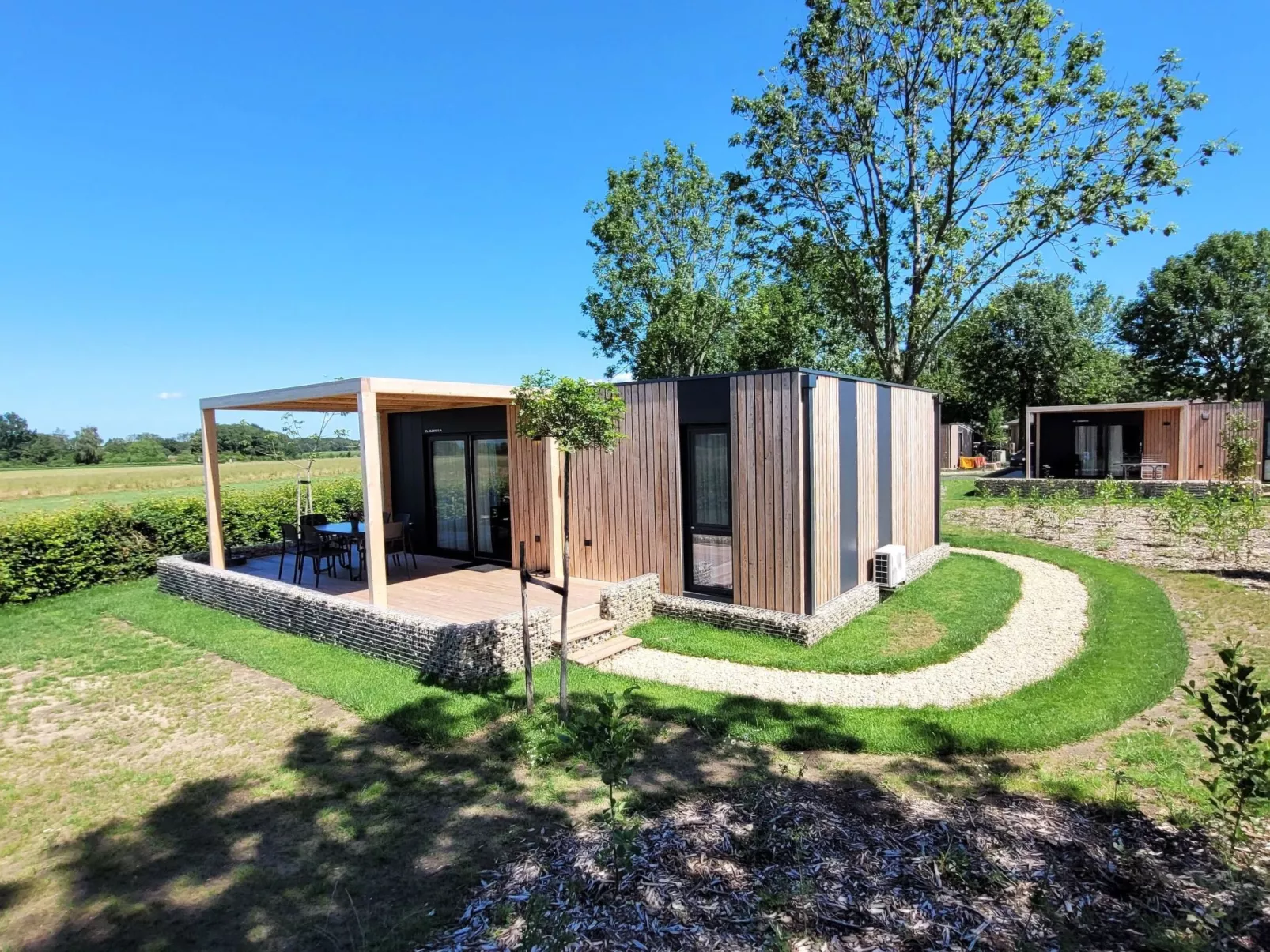 Domus 4-Outside
