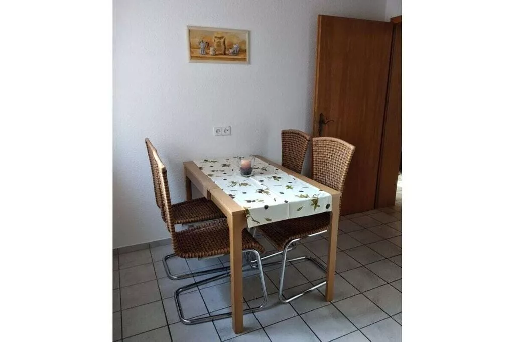 433689-Non étiqueté