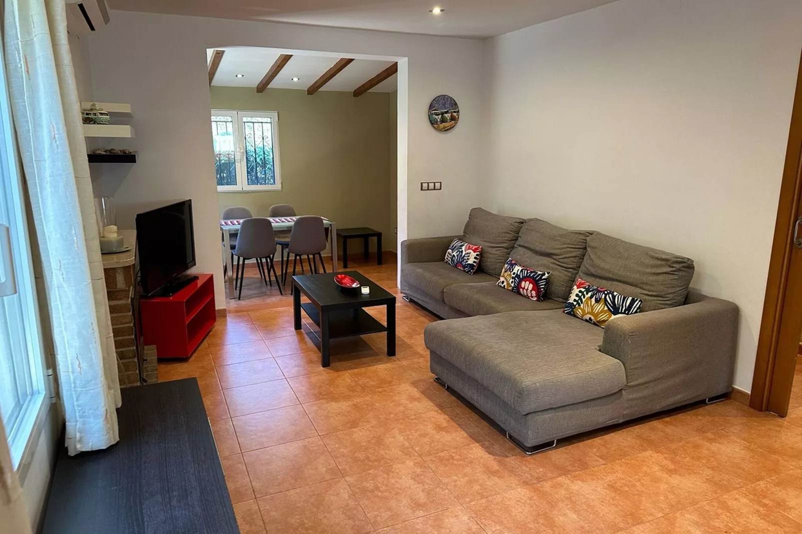 Mar y Montaña-Living room