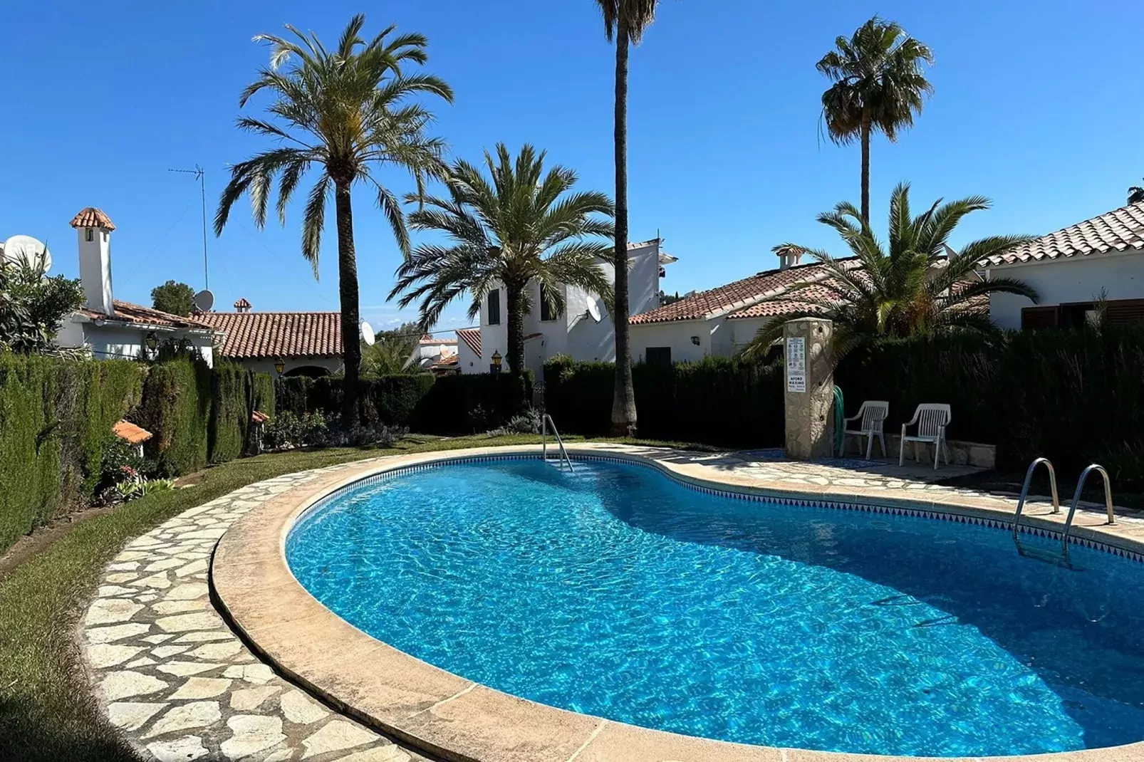 Mar y Montaña-Pool