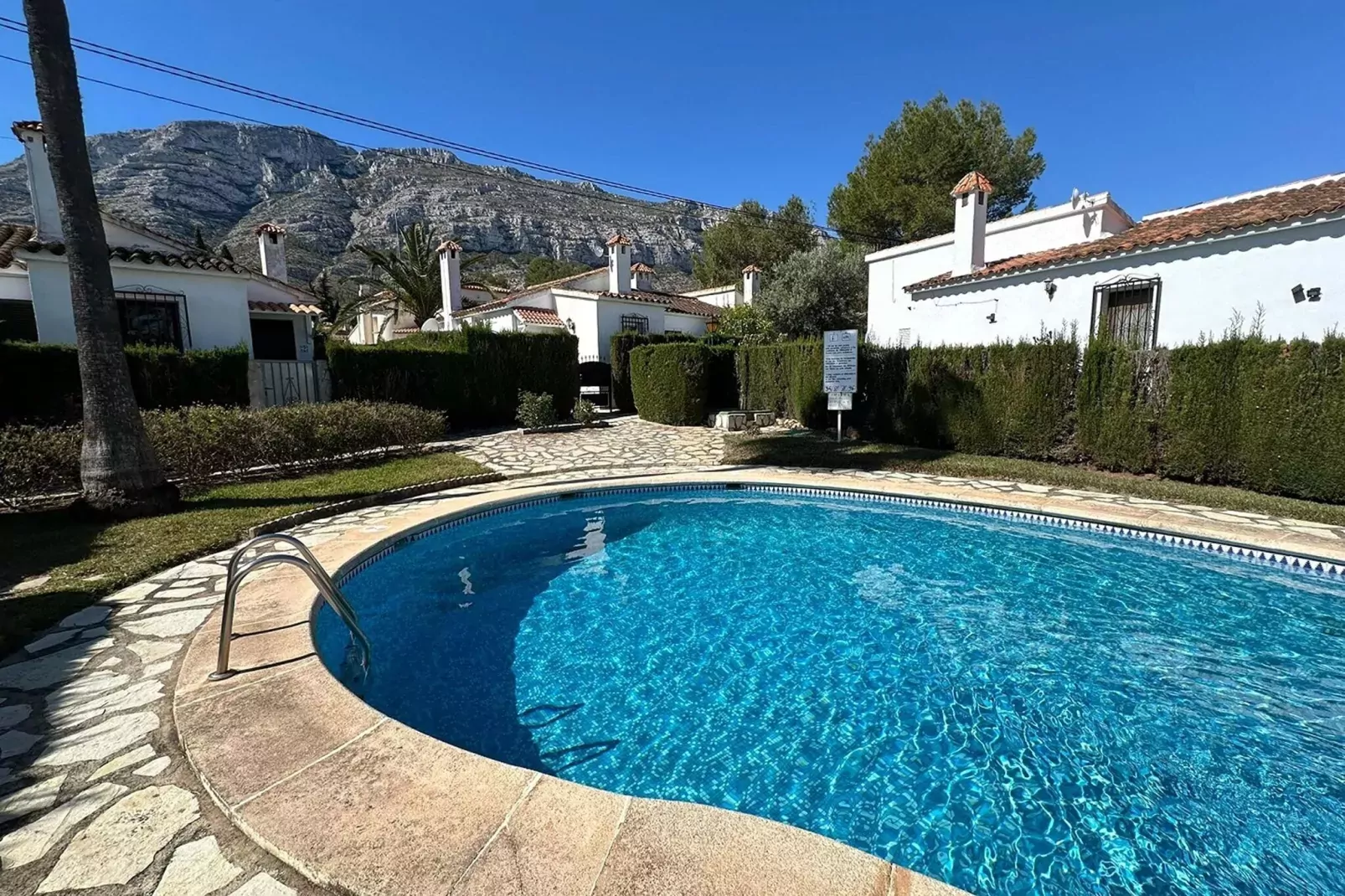 Mar y Montaña-Pool