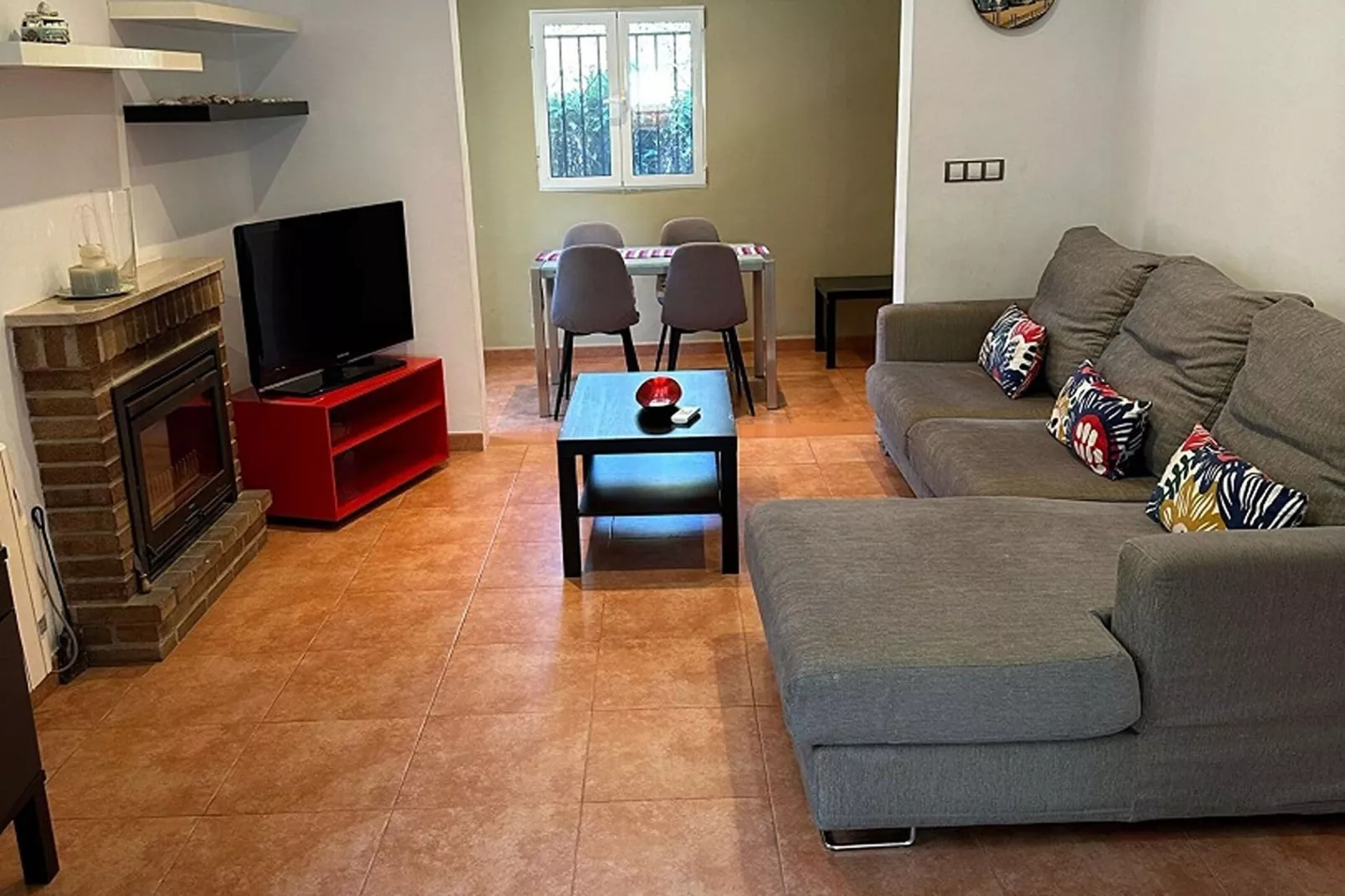 Mar y Montaña-Living room