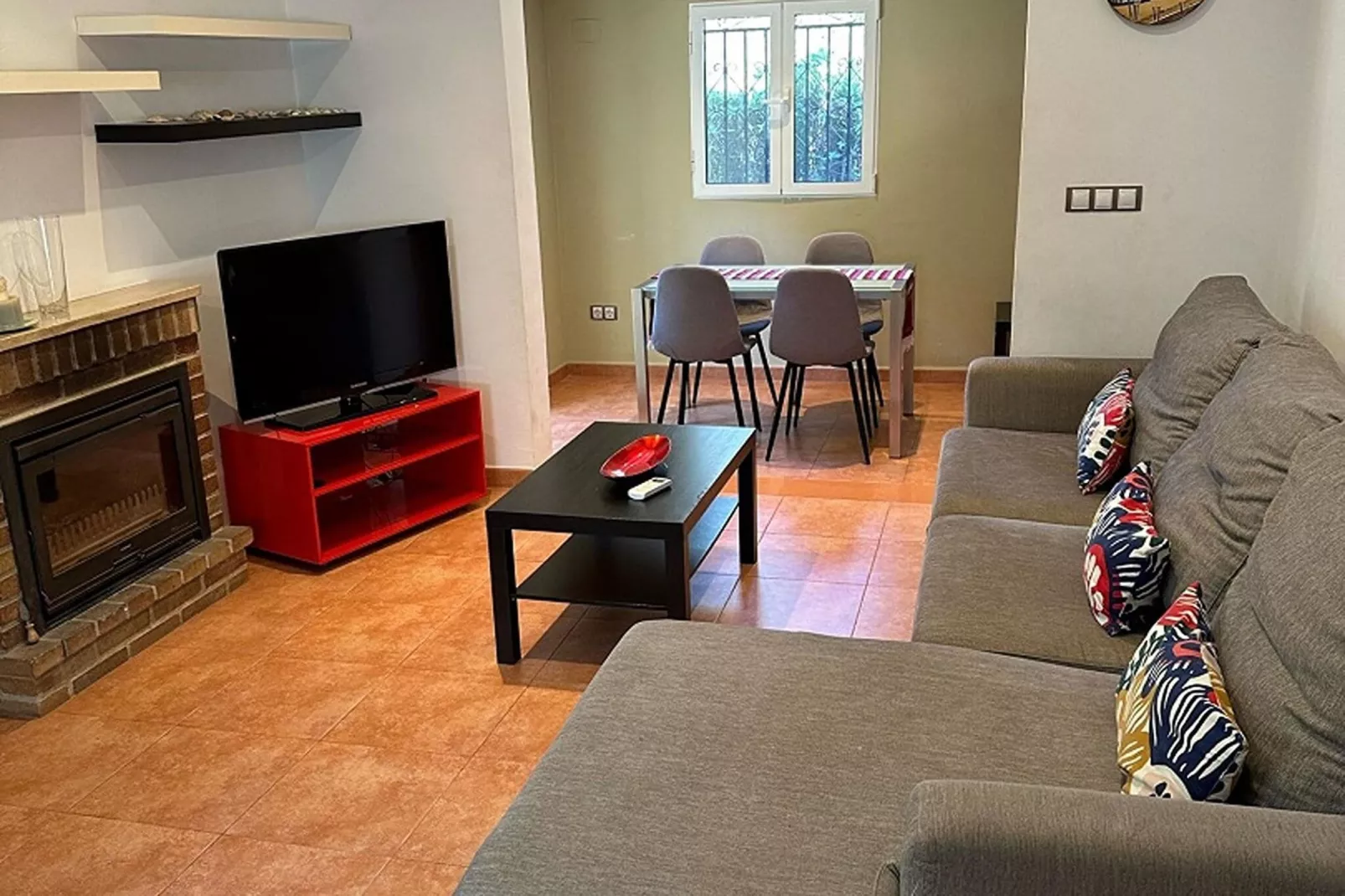 Mar y Montaña-Living room