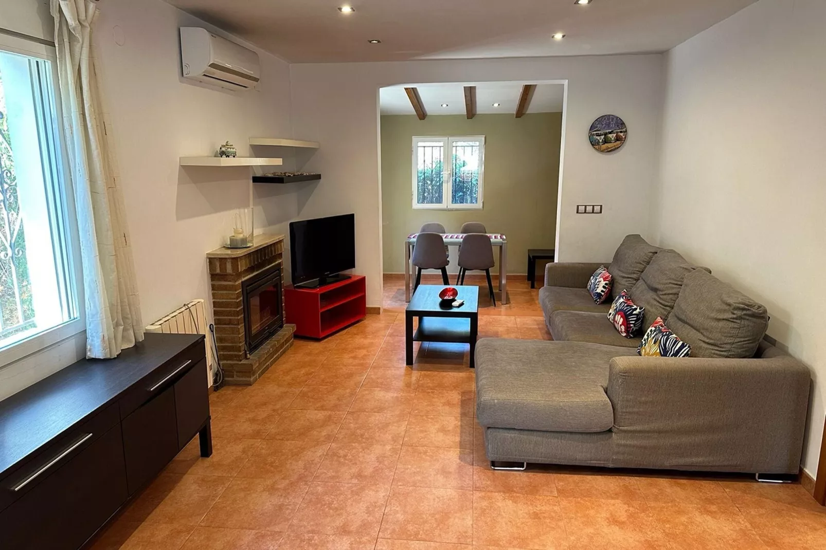 Mar y Montaña-Living room