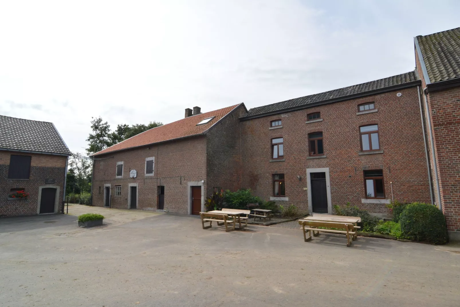 Mosterthoeve-Exterior summer
