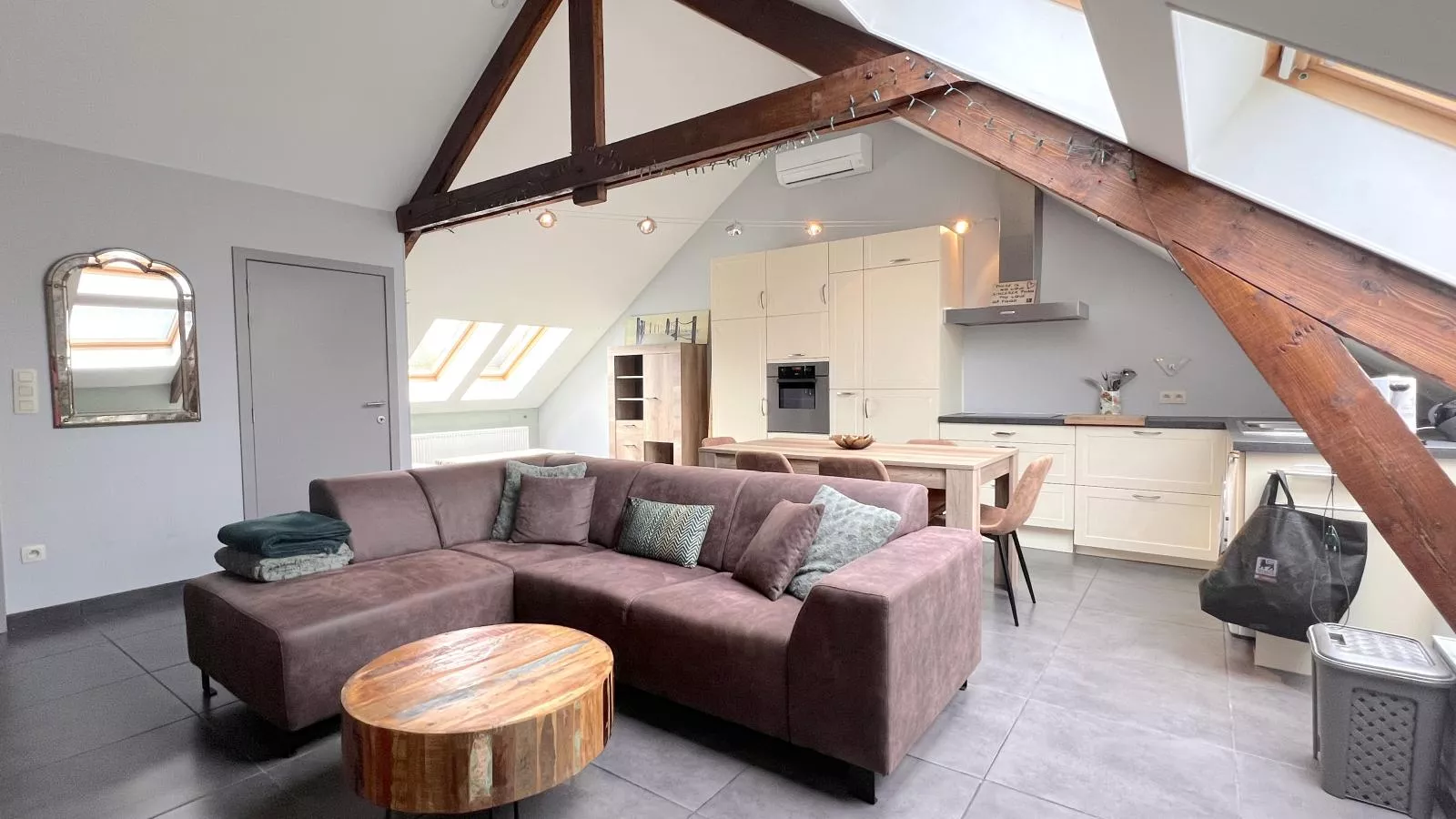 T Vennehuisje-Living room