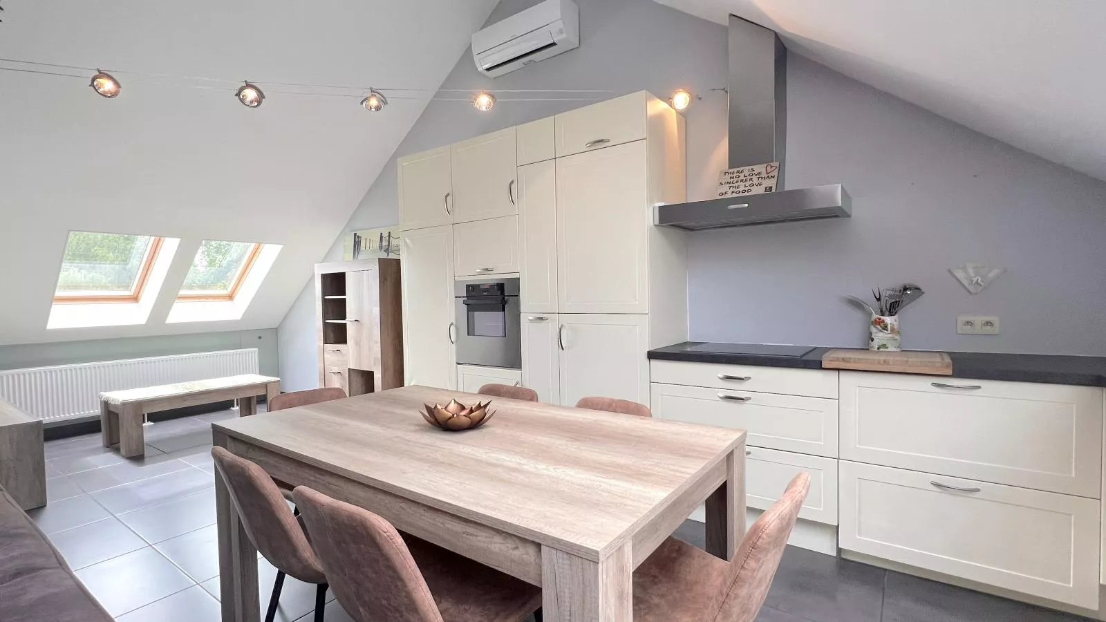 T Vennehuisje-Kitchen
