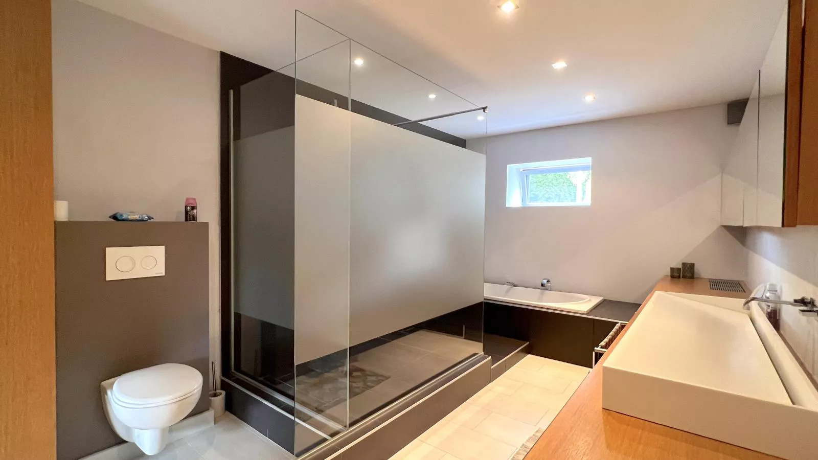 T Vennehuisje-Bathroom
