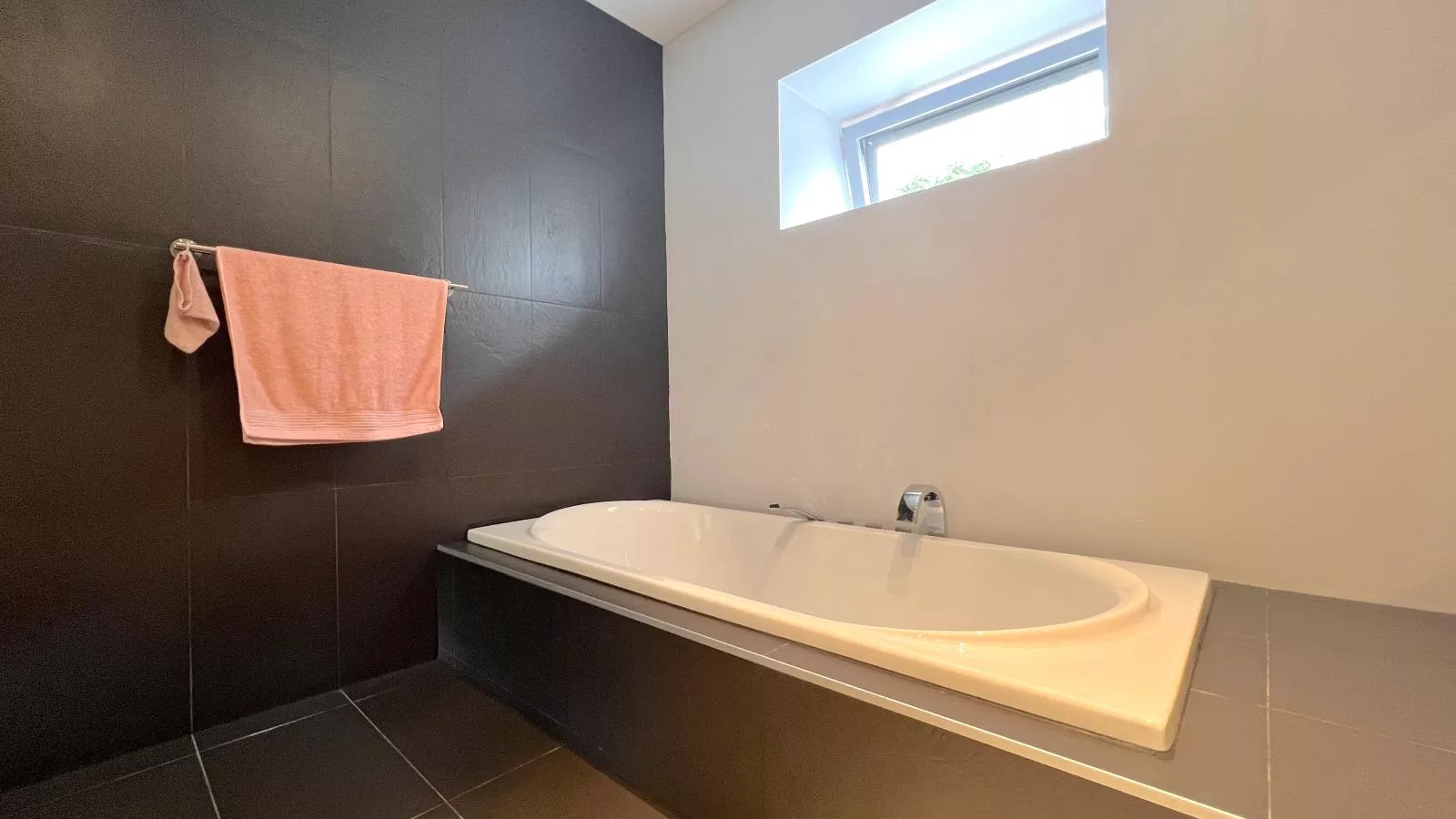 T Vennehuisje-Bathroom