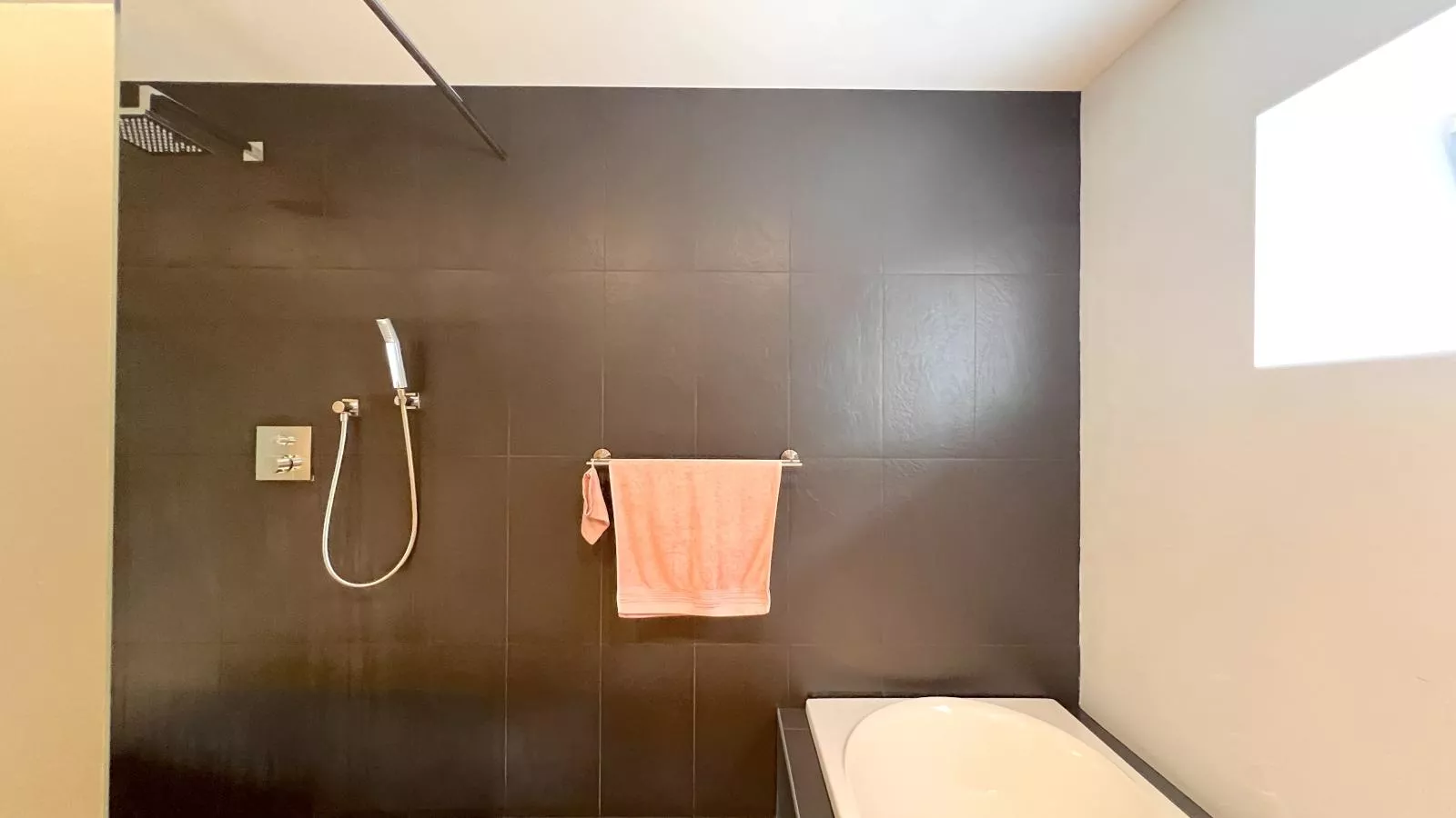 T Vennehuisje-Bathroom