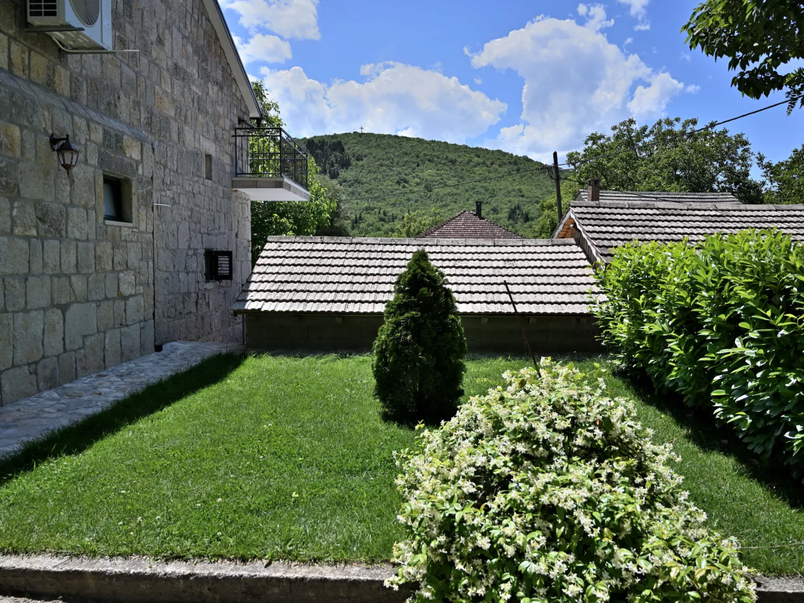 Markanovi Dvori-Outside