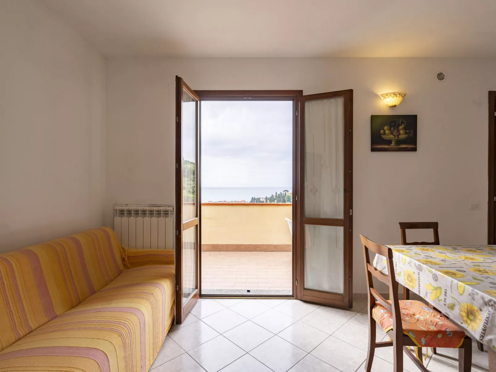 Vista Mare-Inside