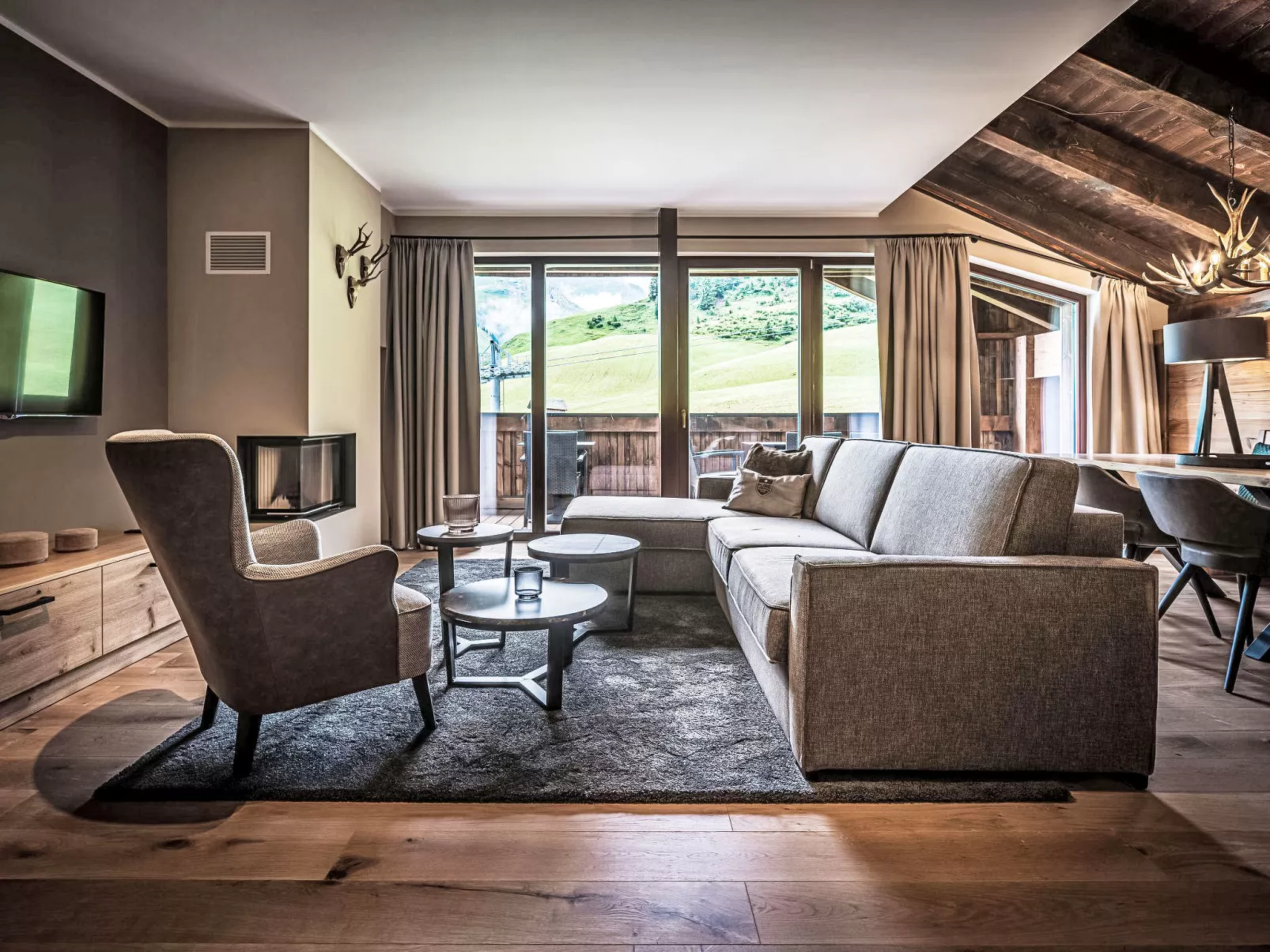 Penthouse Superior Plus-Inside