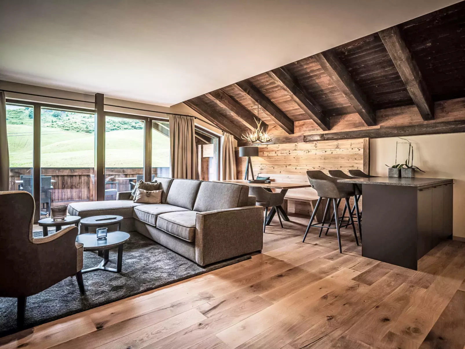 Penthouse Superior Plus-Inside