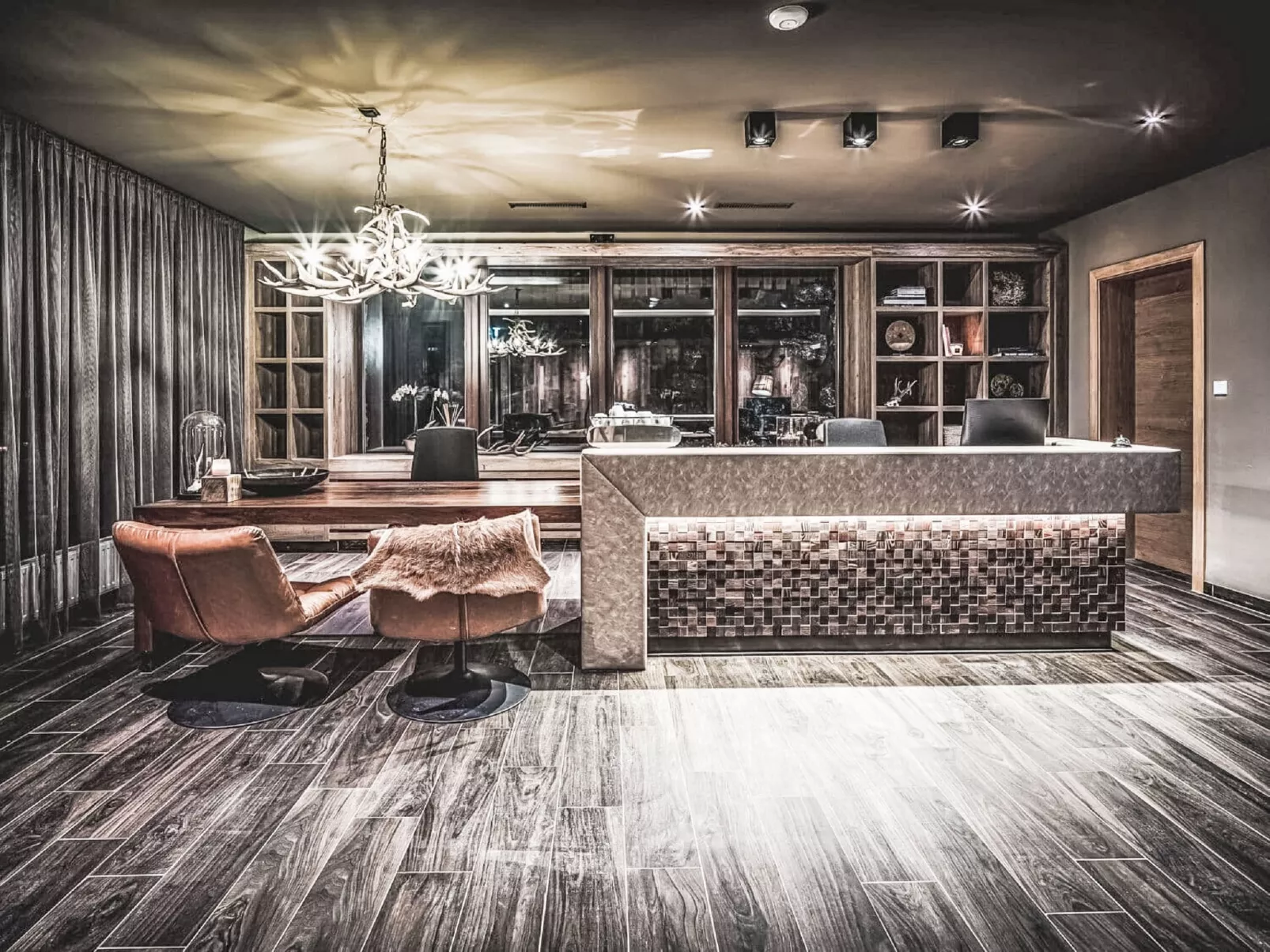 Penthouse Superior Plus-Inside