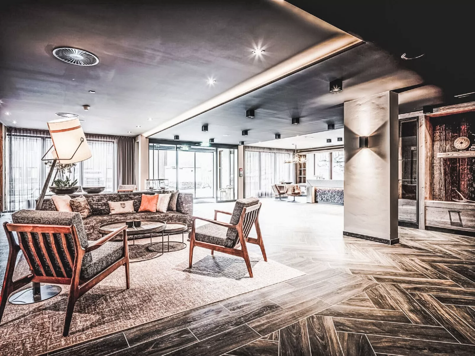 Penthouse Superior Plus-Inside