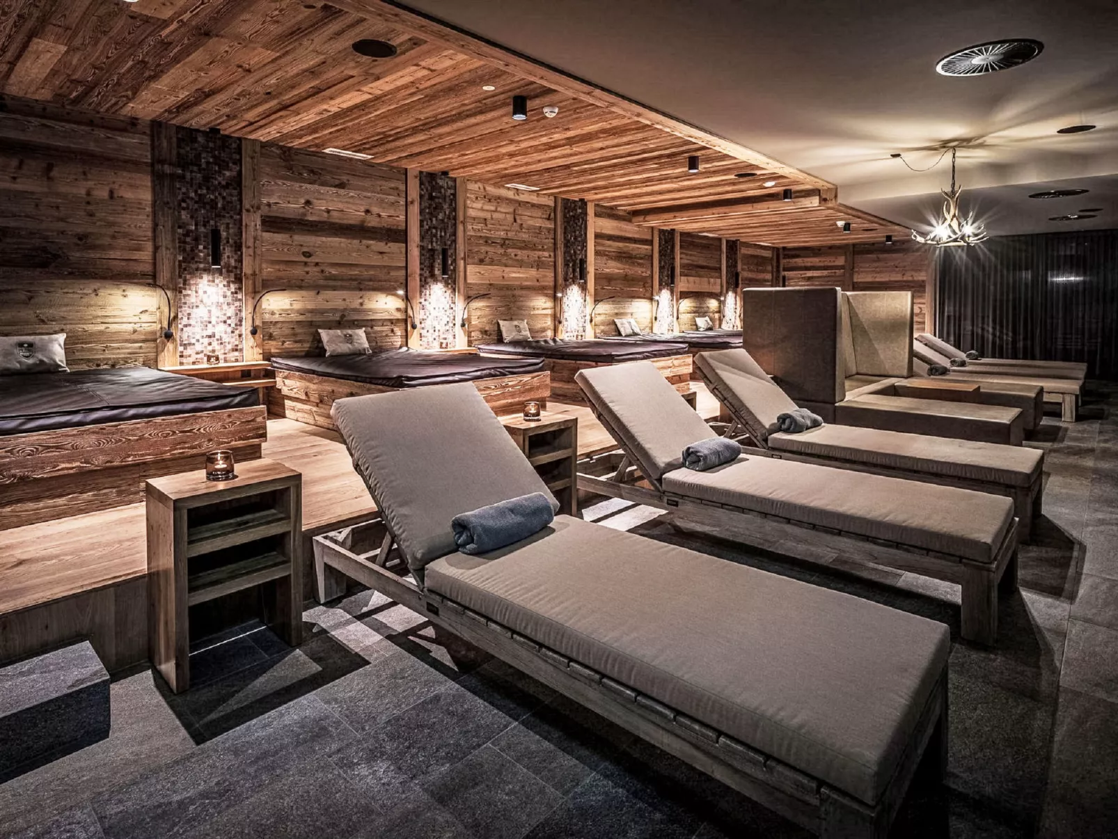 Penthouse Superior Plus-Inside