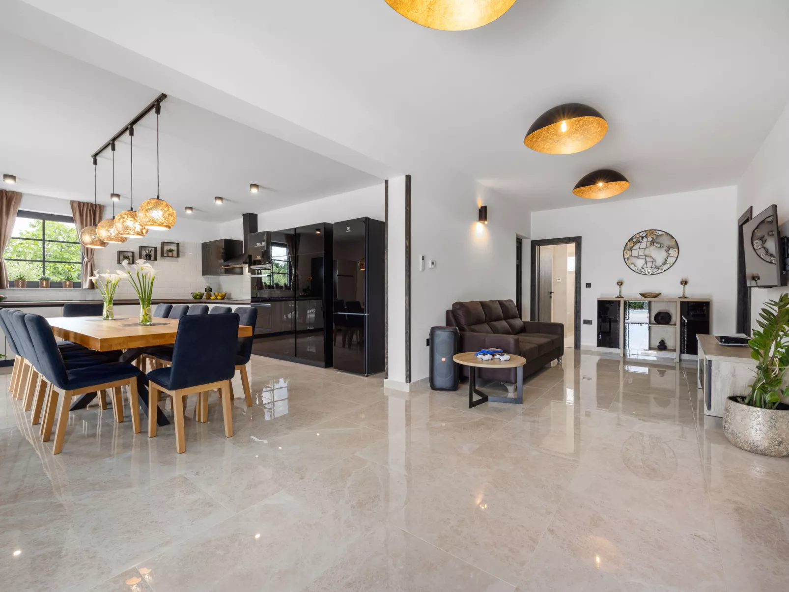 Villa Venezia-Inside