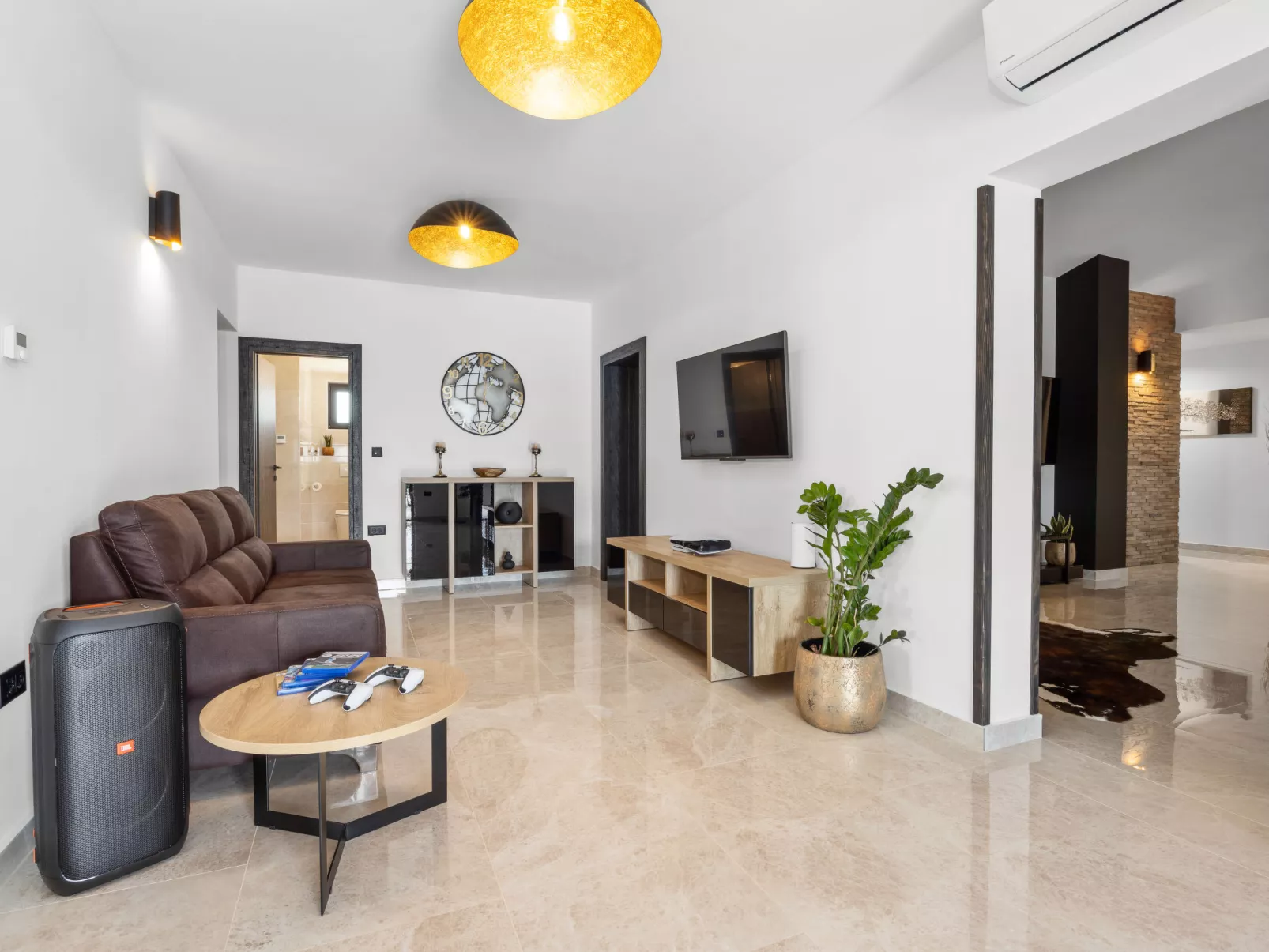 Villa Venezia-Inside
