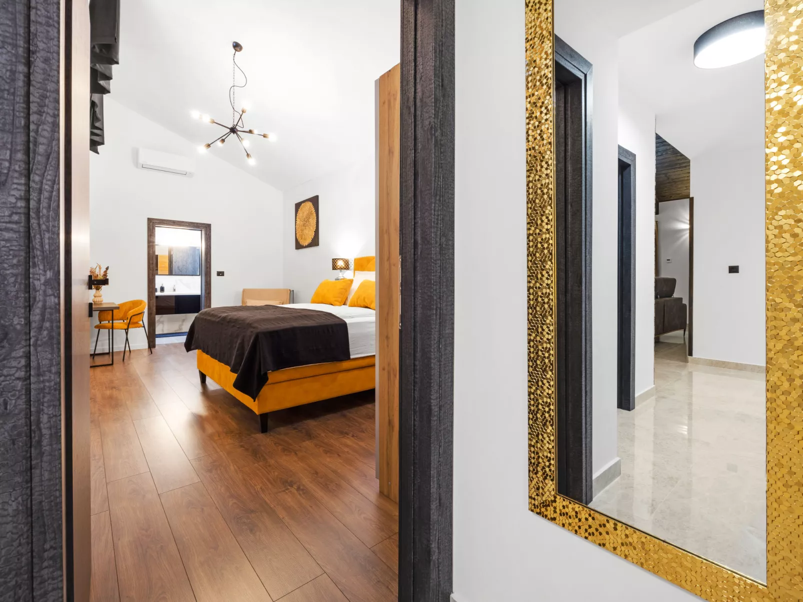 Villa Venezia-Inside