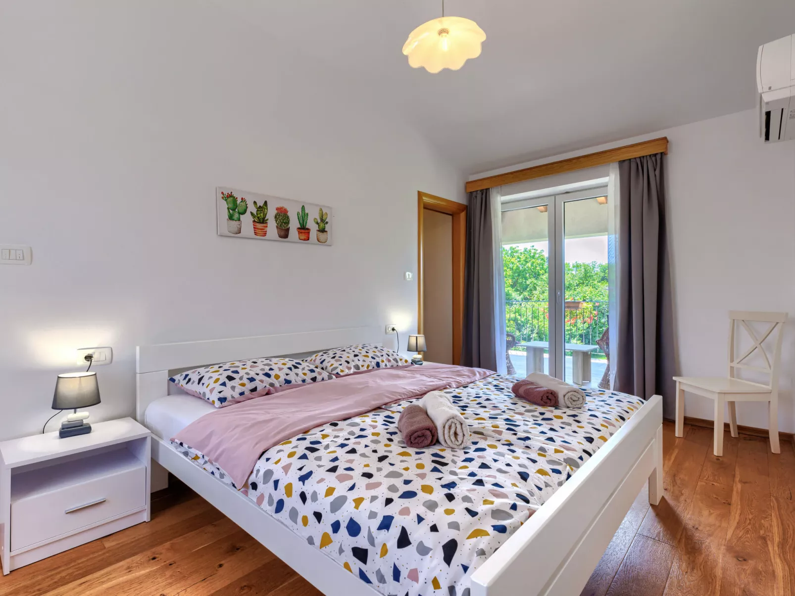 Old stone villa-Inside