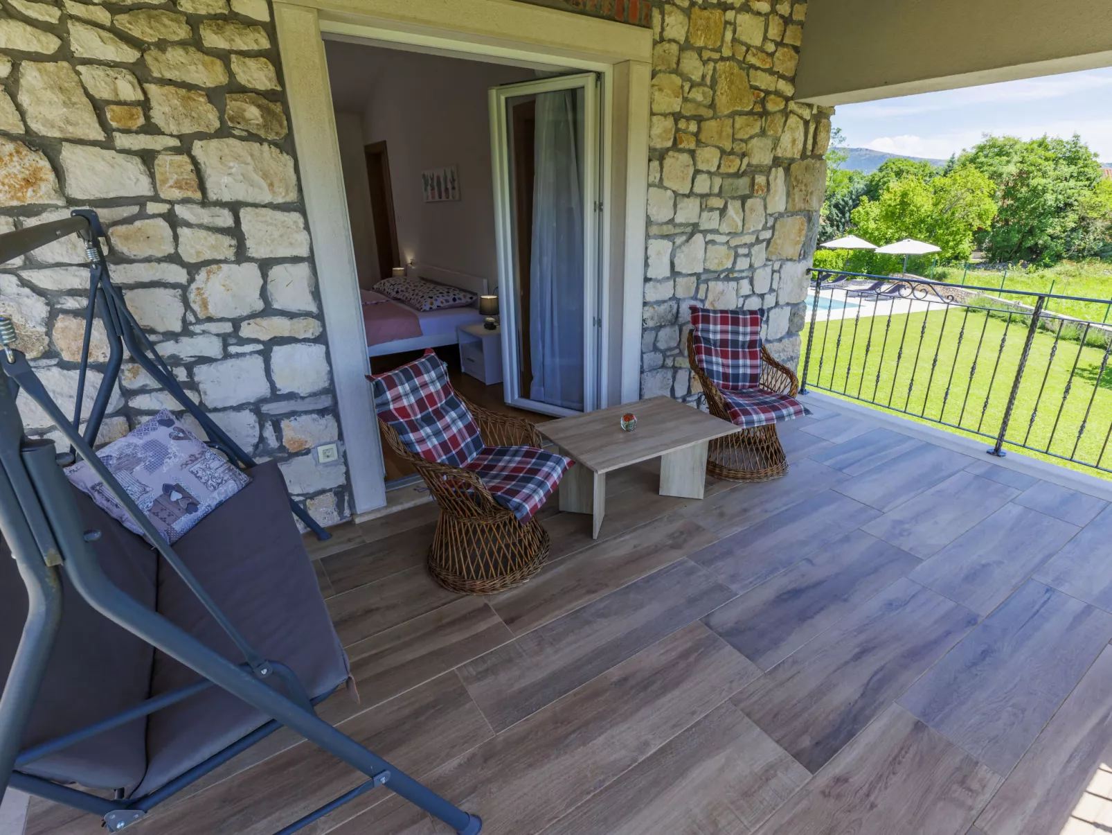 Old stone villa-Outside
