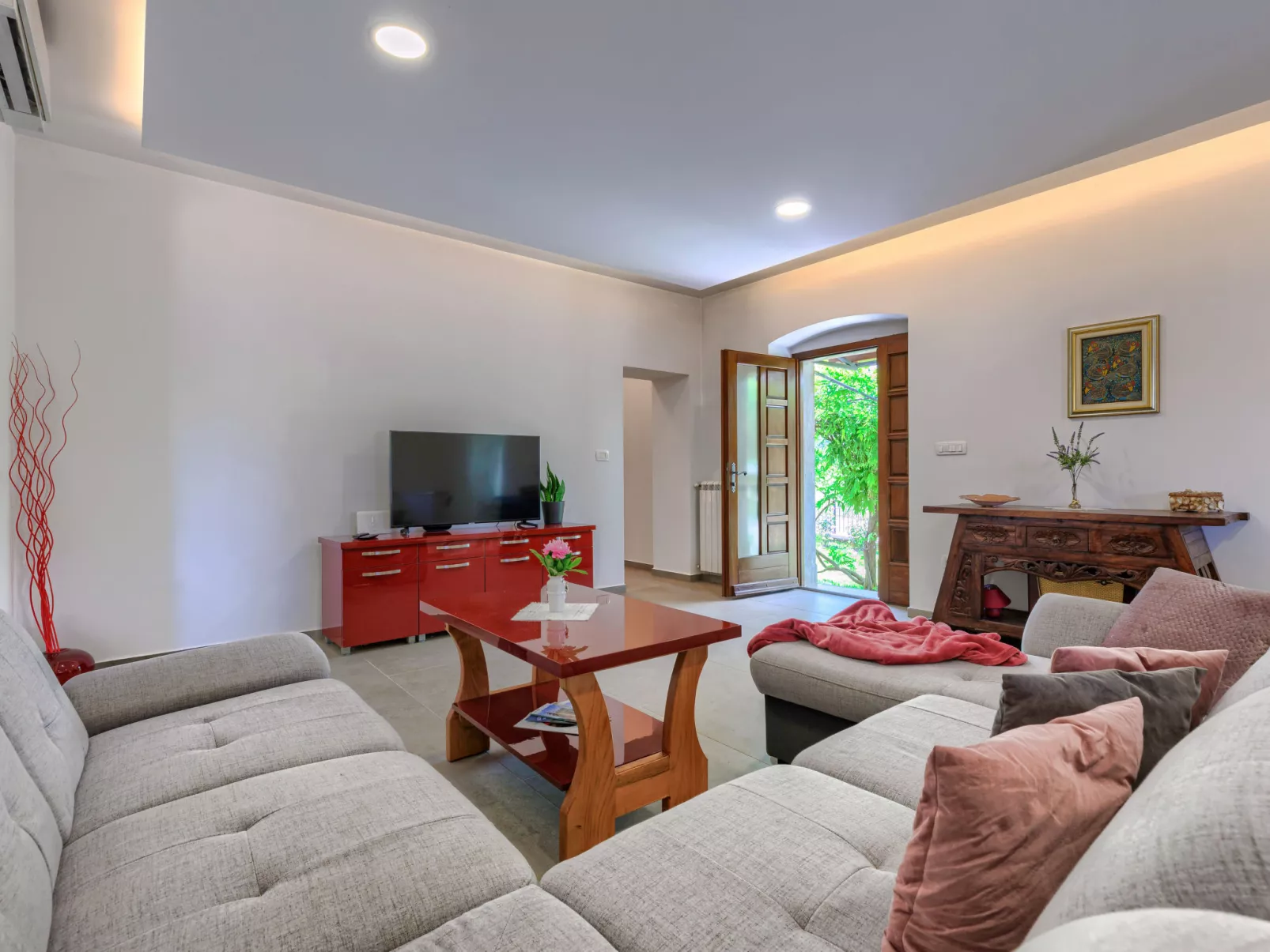 Old stone villa-Inside