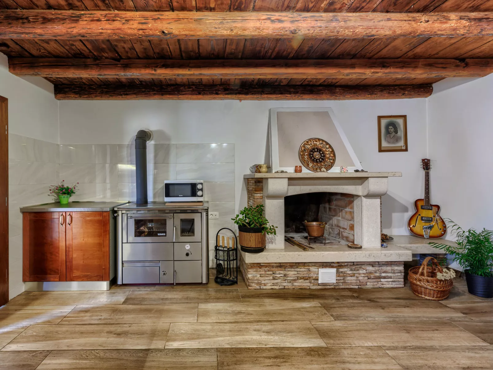 Old stone villa-Inside