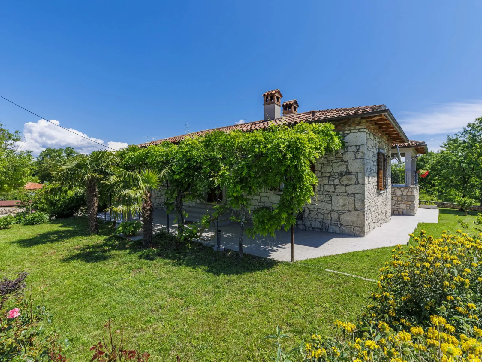 Old stone villa-Outside