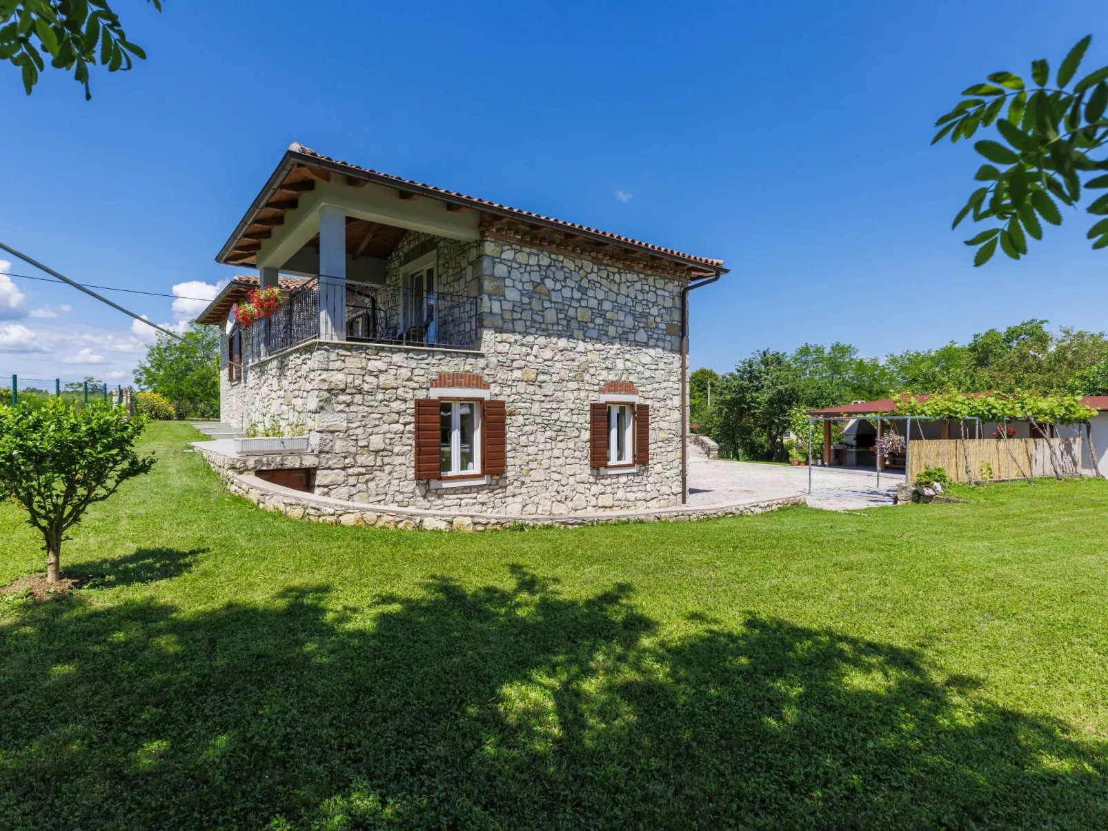 Old stone villa-Outside