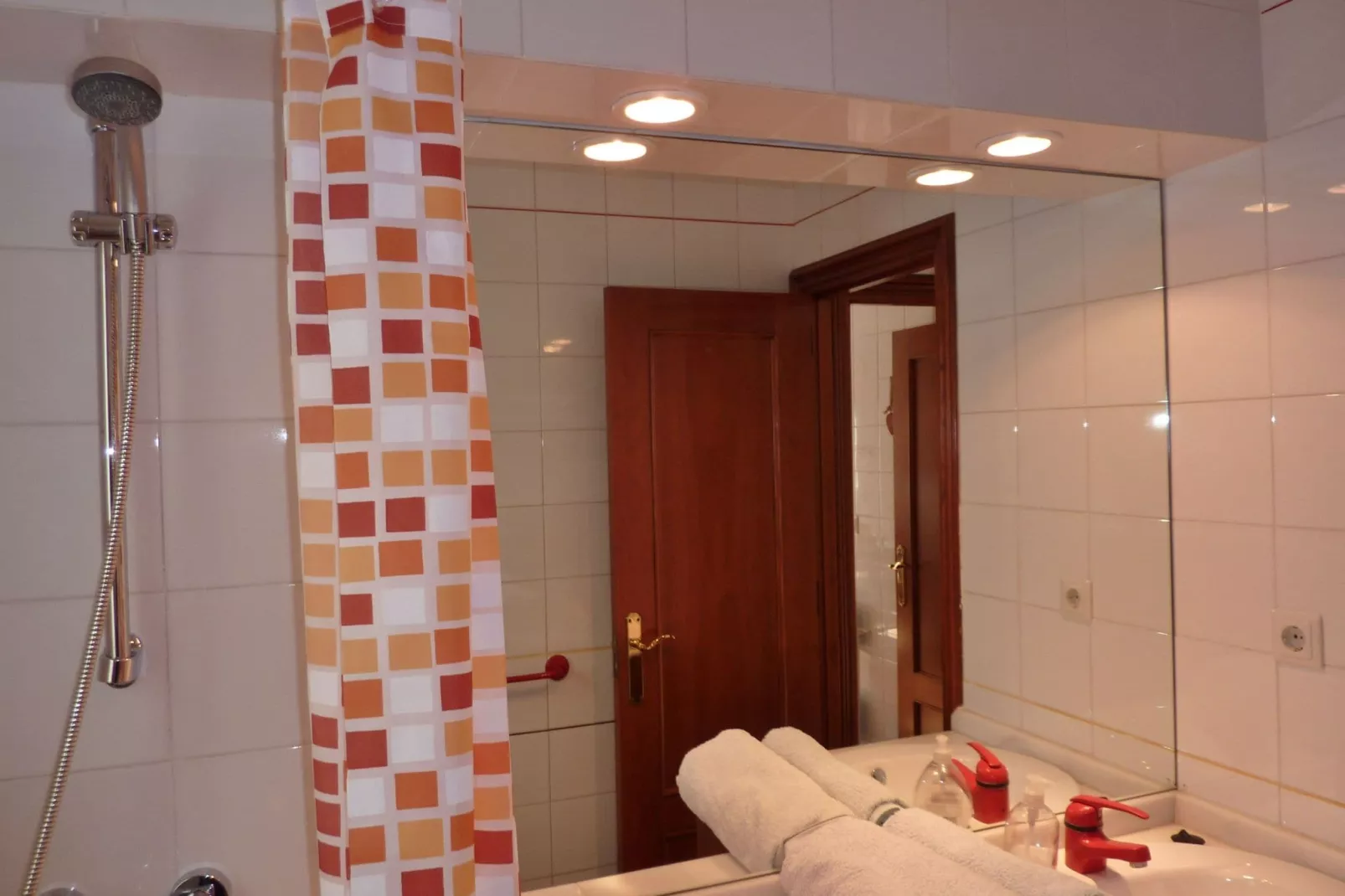 Casa Estoril-Bathroom