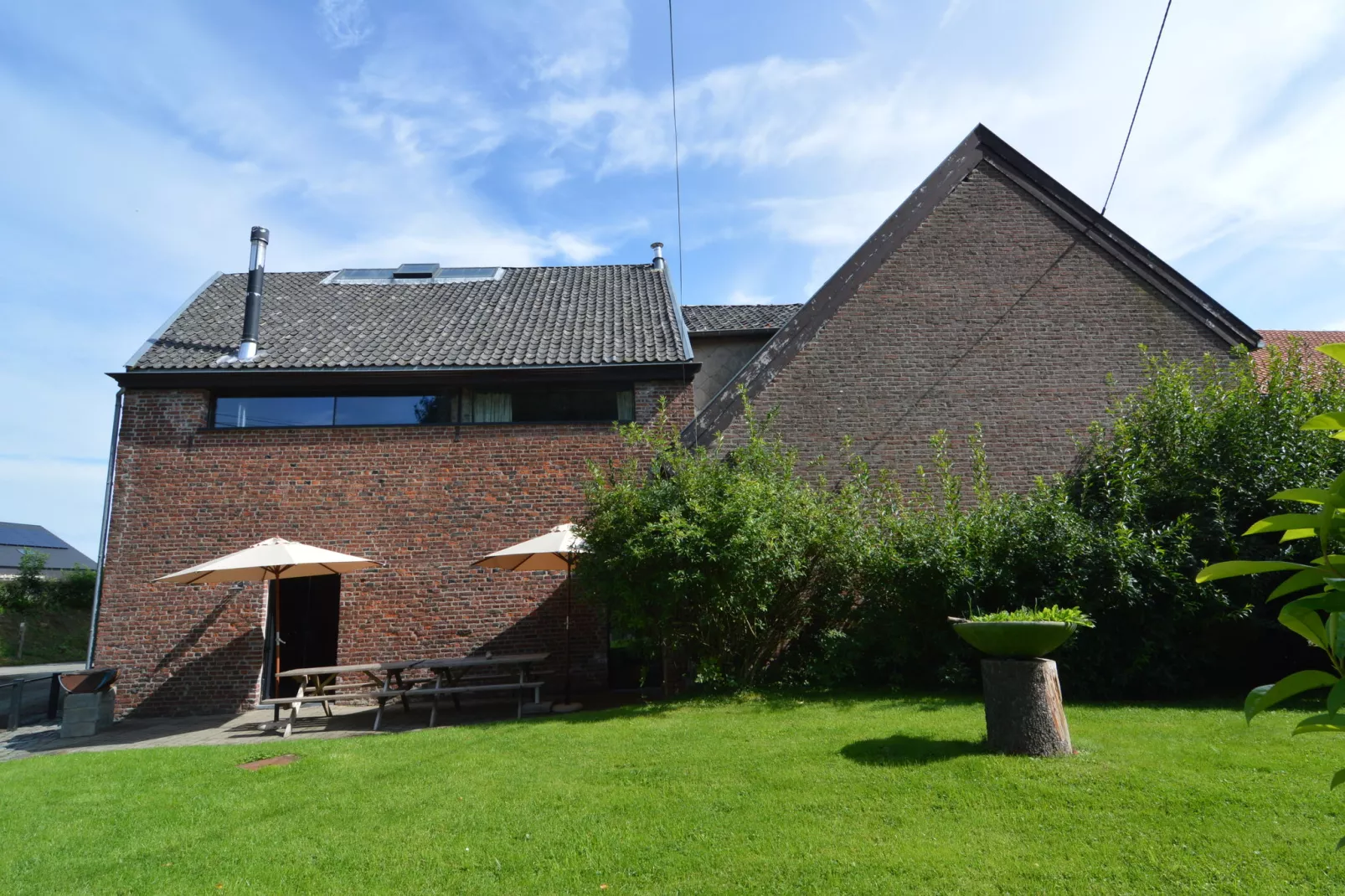 Schuur-Exterior summer
