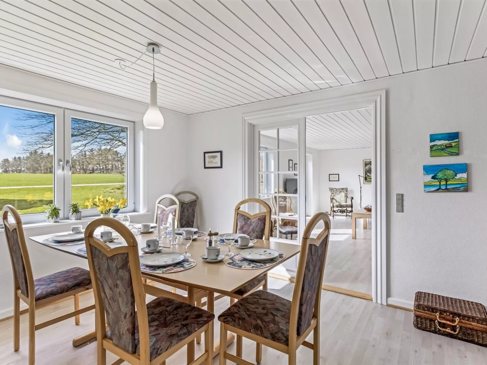 "Kerrin" - 1km from the sea-Drinnen