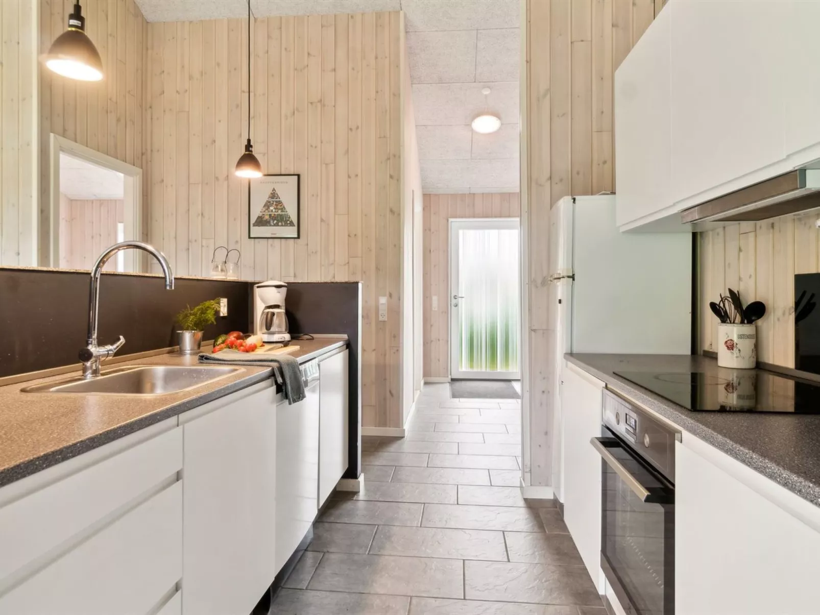 "Dorreth" - 3.2km from the sea-Drinnen