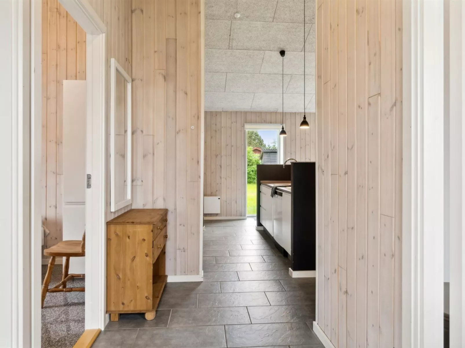 "Dorreth" - 3.2km from the sea-Drinnen