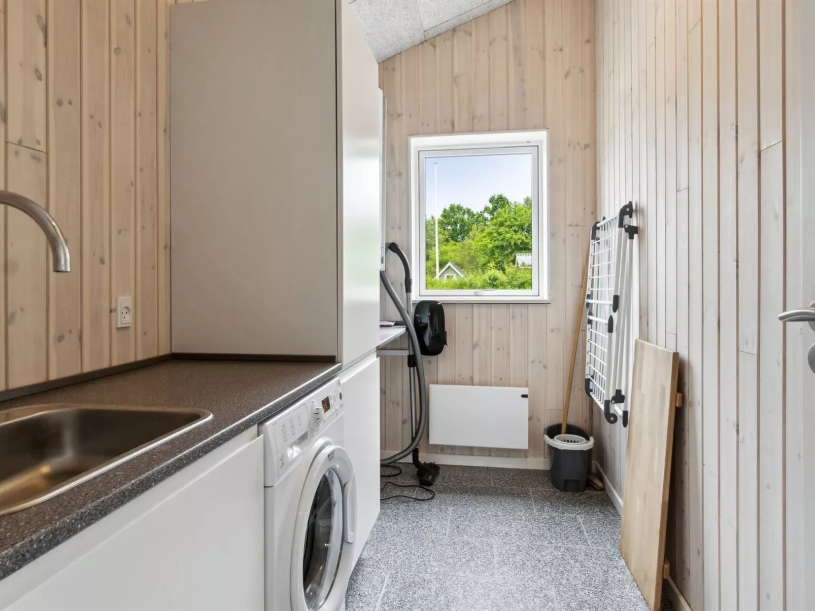"Dorreth" - 3.2km from the sea-Drinnen