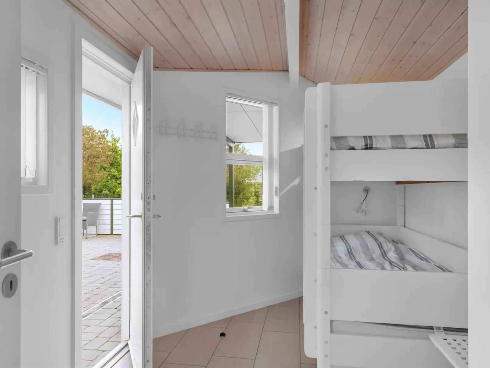 "Sölva" - 750m from the sea-Inside