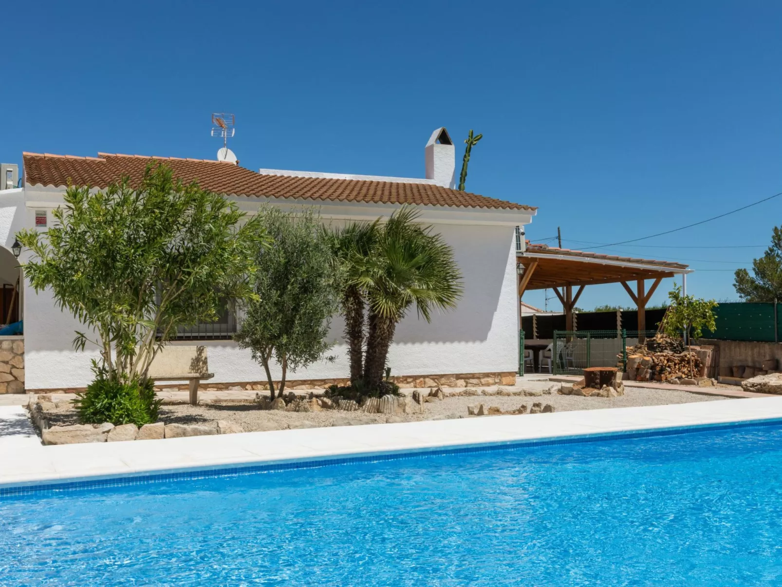 Villa Laia-Outside