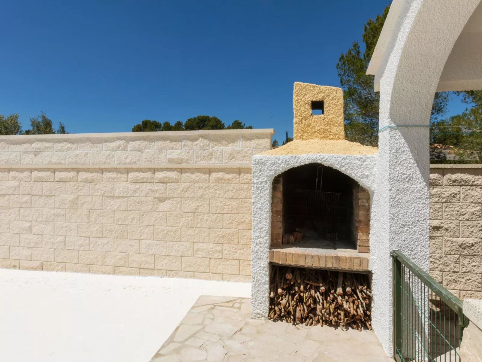 Villa Laia-Outside