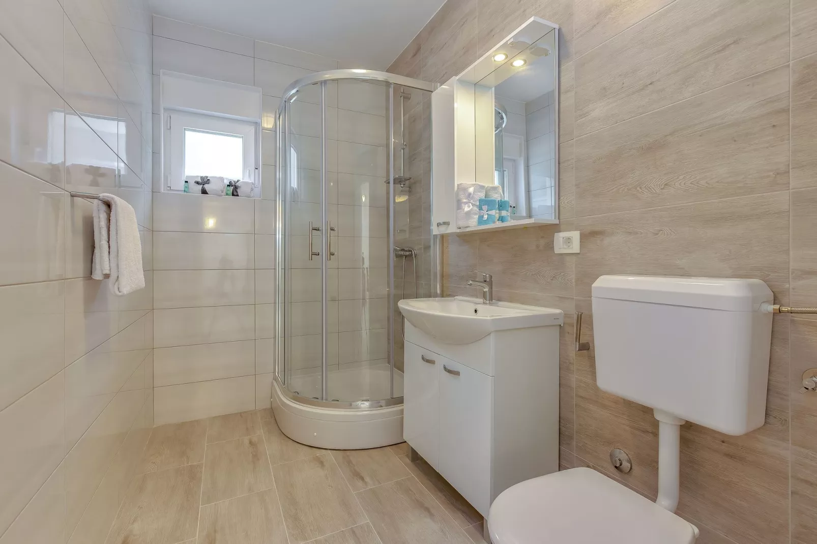 Villa Veronique VVB-Bathroom