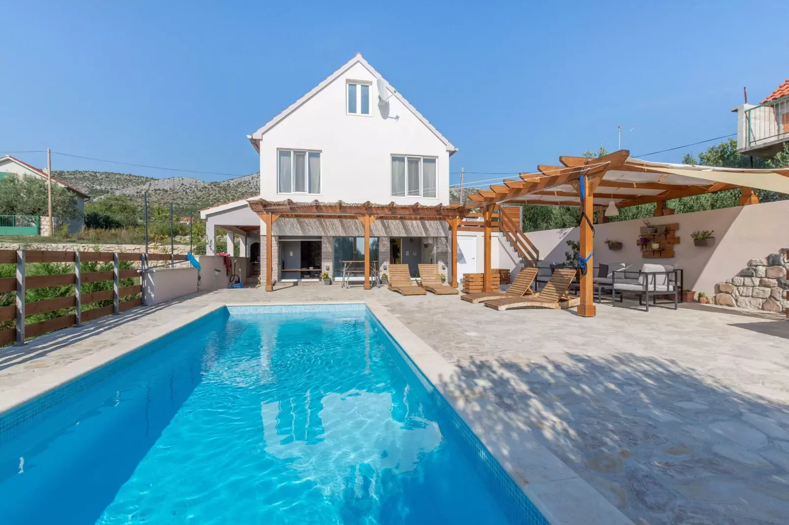Tare Holiday Home-Außenbereich Sommer